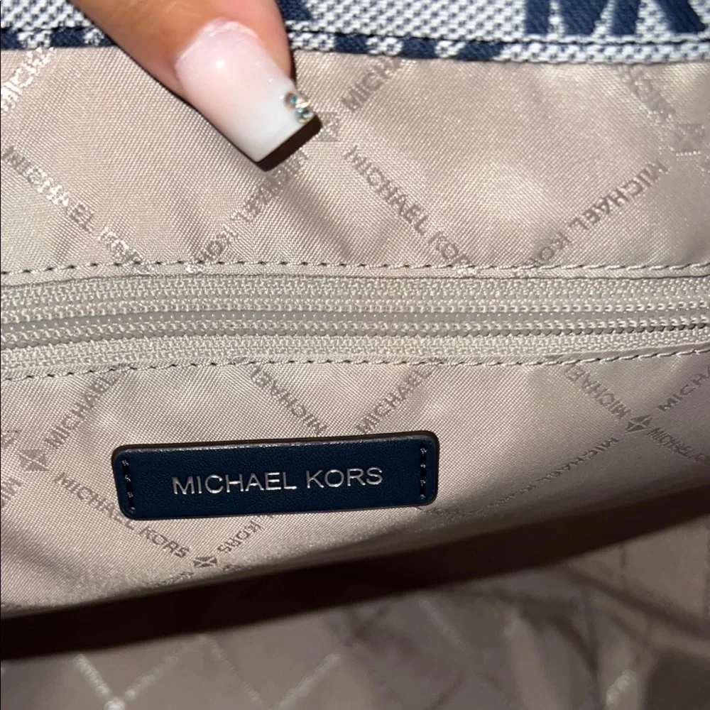 Michael Kors Navy and White Tote Bag - Picture 7 of 10